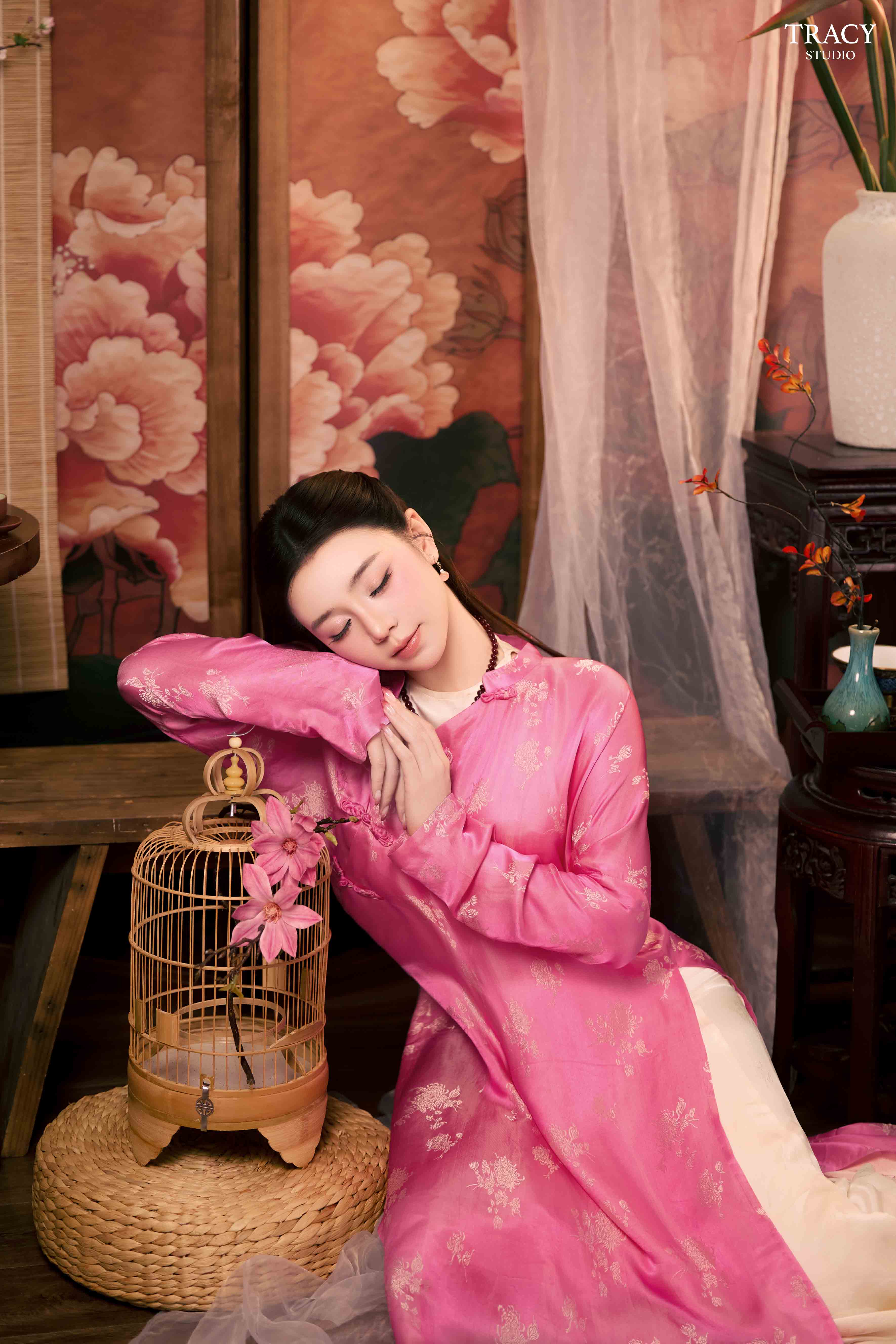 frontend/img/gallery/anh-tet-yem-ao-dai/tracy-studio-chup-concept-tet-du-uyen (3).jpg